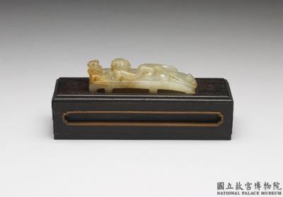 图片[2]-Jade Scabbard Slide with Bird and Beast Pattern, mid to late Western Han Dynasty, 140 BCE-8 CE-China Archive